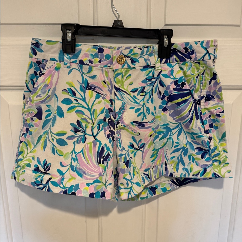 Lilly Pulitzer White and Blue Bermuda Shorts Vibrant Floral Design